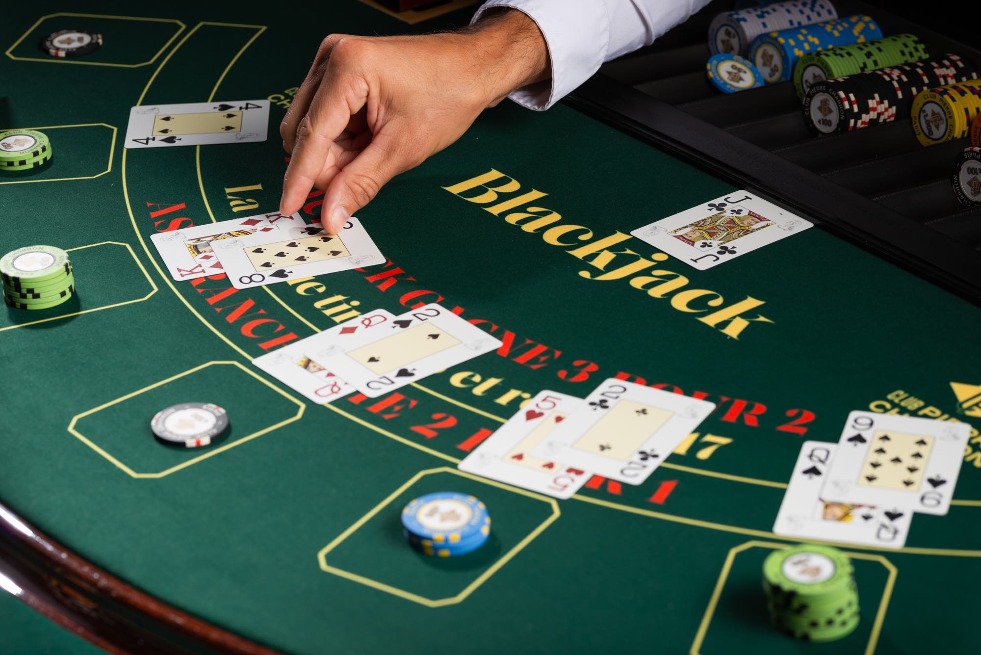 Croupier Blackjack au Club Pierre Charron